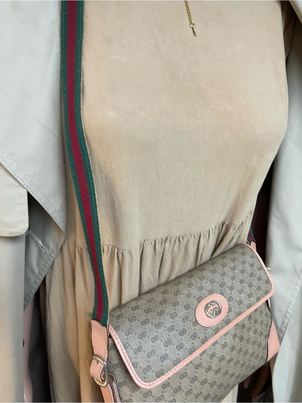 Authentic Gucci vintage micro GG crossbody bag - Picture 5 of 13